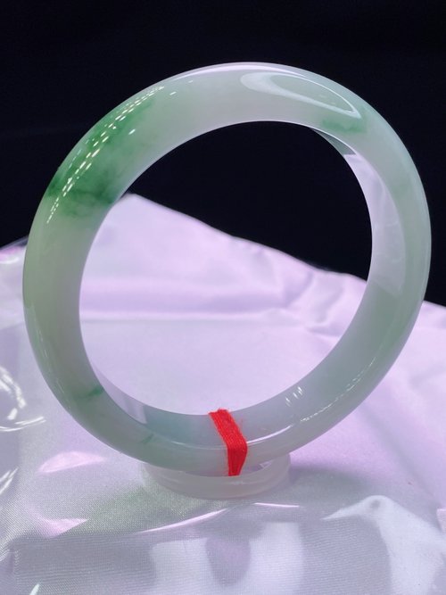一念之間 緬甸老坑 天然A貨翡翠手鐲 圈口56MM 冰糯飄花 編號08785