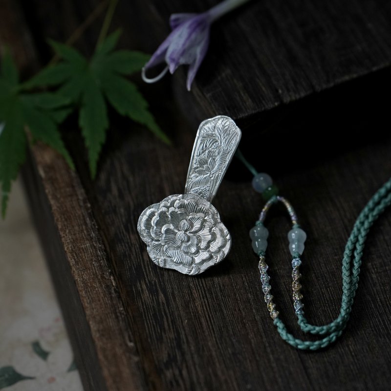 手工陰刻滿雕花卉純銀吊墜  單頭如意 - 吊飾/掛飾 - 純銀 銀色