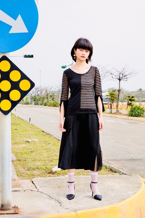 moi non plus moi non plus 洞洞正斷層袖開衩上衣