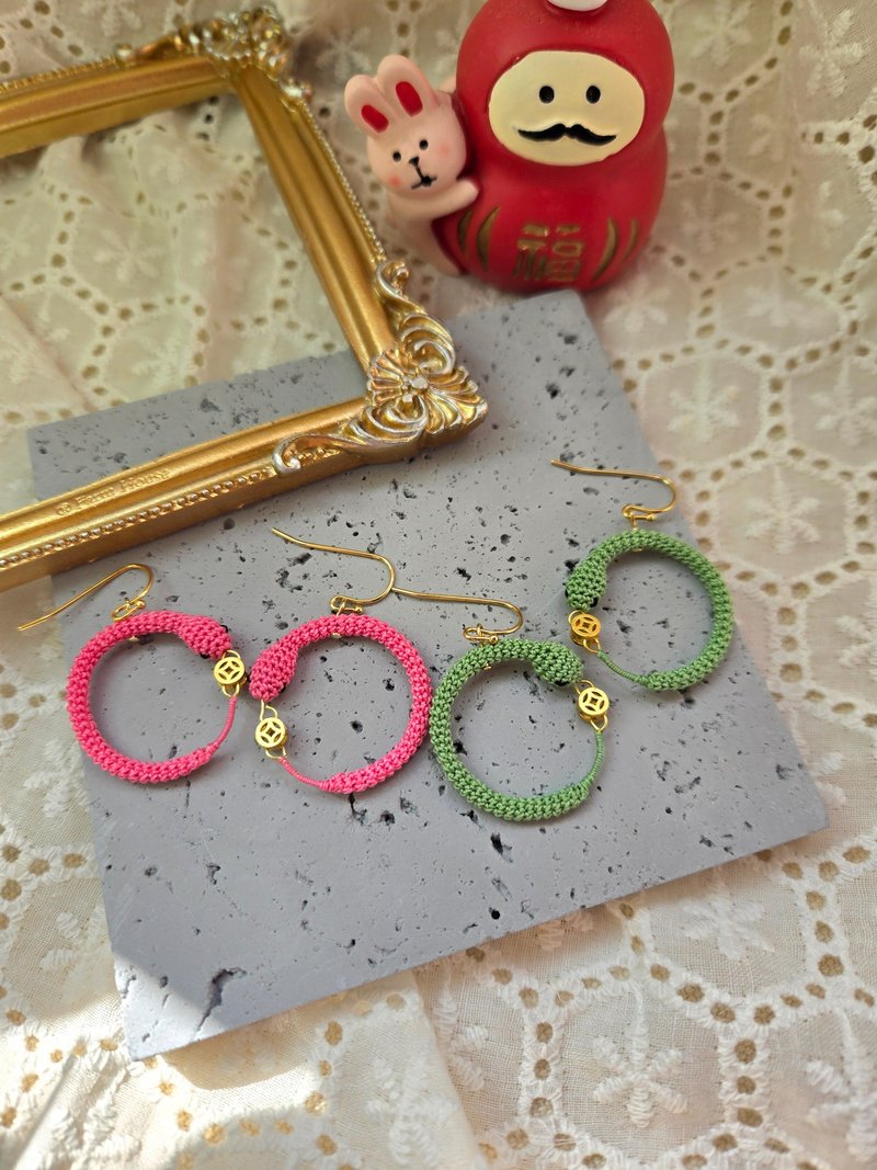 2025 New Year | Crochet | Ouroboros Earrings - ต่างหู - งานปัก หลากหลายสี