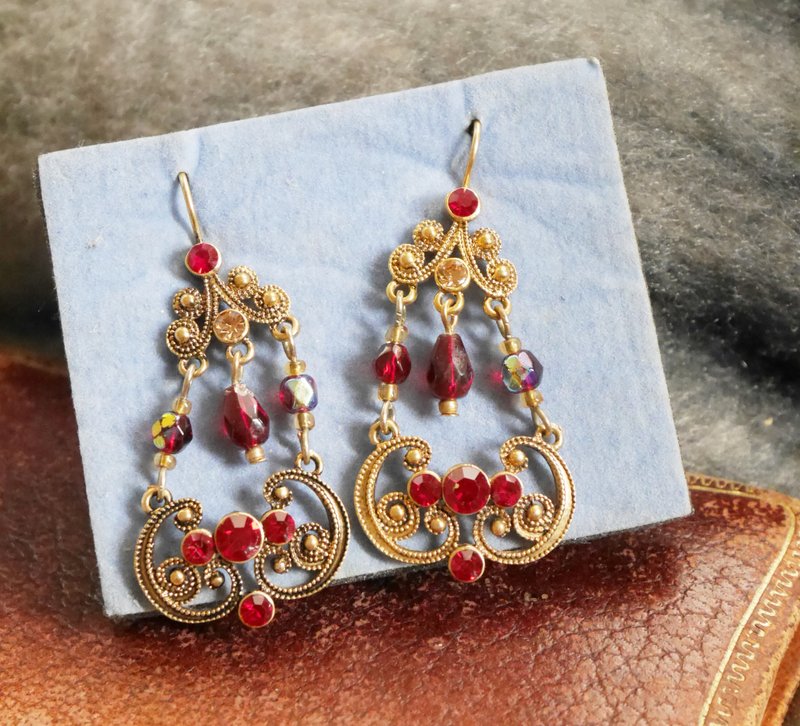 Old and good antique jewelry exotic classic Stone needle earrings P570 AVON - ต่างหู - โลหะ สีทอง