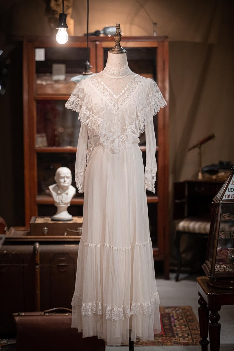 70s 古董復古蕾絲斗篷婚紗 - 禮服/小禮服 - 棉．麻 白色