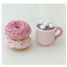 フライドポテトあみぐるみ、ホットドッグ、チーズソース