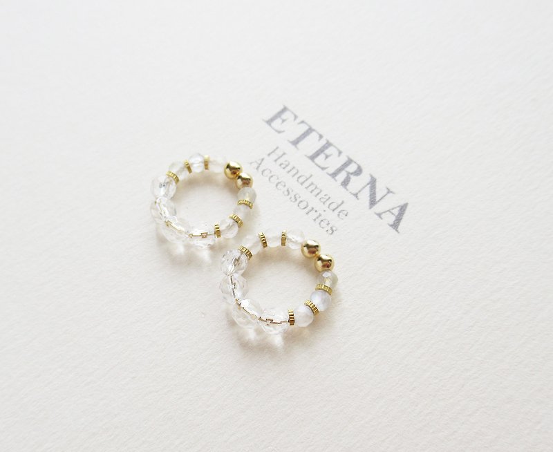 水晶 Crystal quartz and Moonstone, tiny hoop earrings 夾式耳環 - Earrings & Clip-ons - Jade White