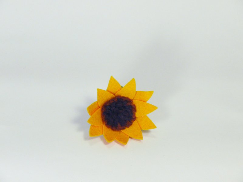 ✿ ✿ realistic Sunflower brooch - เข็มกลัด - เส้นใยสังเคราะห์ สีเหลือง