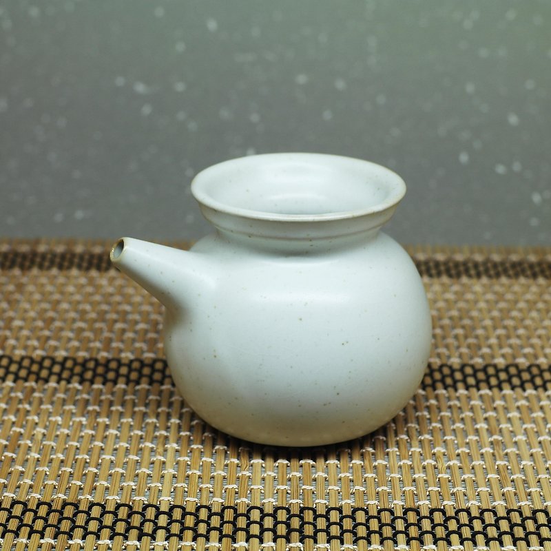Powder green glaze round gun mouth tea sea, fair cup, uniform cup hand pottery tea props - Teapots & Teacups - Pottery 