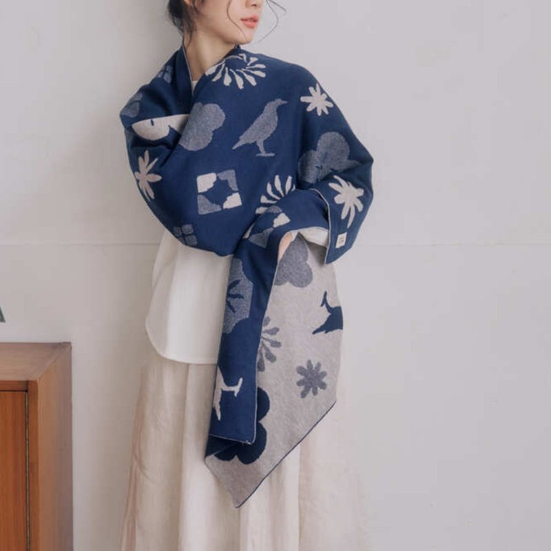 jacquard scarf/soft winter bloom/classic color/twilight blue - Knit Scarves & Wraps - Polyester Blue