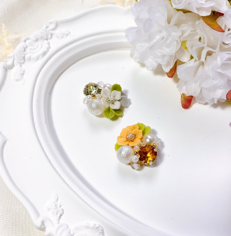 フラワーシャドウシマーハンドメイドイヤリング | 粘土イヤリング - ピアス・イヤリング - 粘土 多色