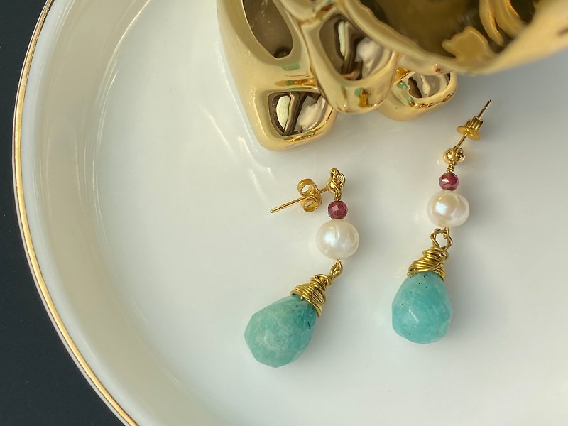 Water drop Stone and pearl red pomegranate earrings ear hooks / ear pins - ต่างหู - เครื่องประดับพลอย 