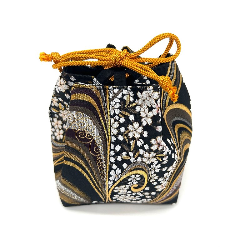A stylish drawstring bag with a Japanese pattern made from Kyoto Nishijin fabric. - อื่นๆ - เส้นใยสังเคราะห์ สีดำ