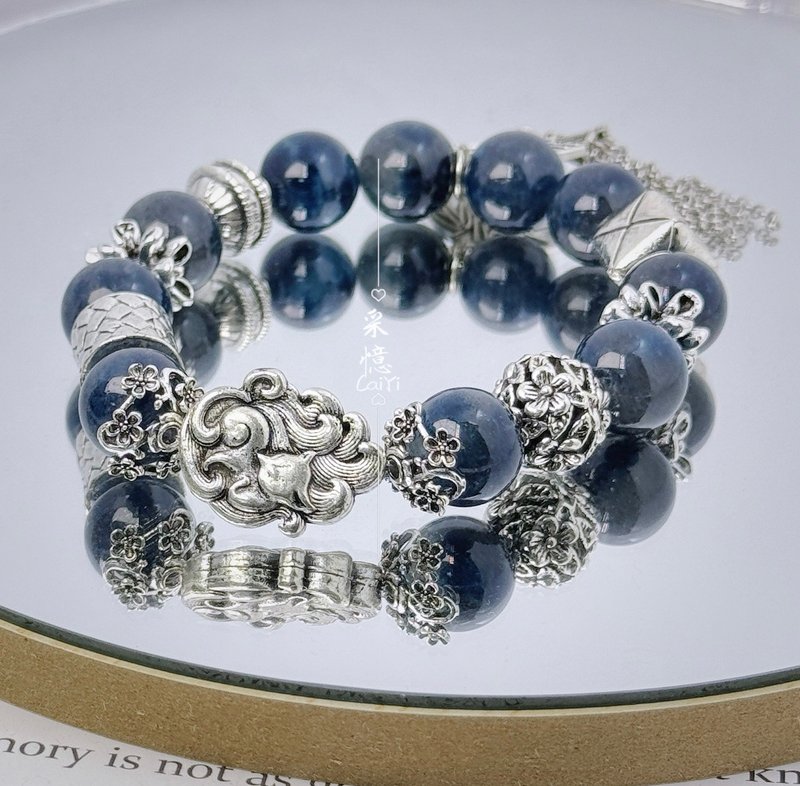 CaiYI&CaiYi [Natural Blue Strawberry Crystal Design Bracelet] 12mm on sale - Bracelets - Crystal 