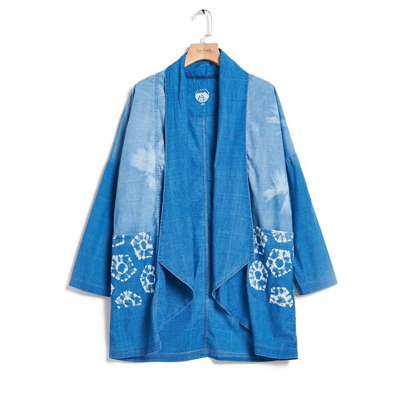 江戶勝 日系 靛藍系列 扎染絲瓜領罩衫-女裝 (拔洗藍) #上衣#罩衫 - 女裝 背心 - 棉．麻 藍色