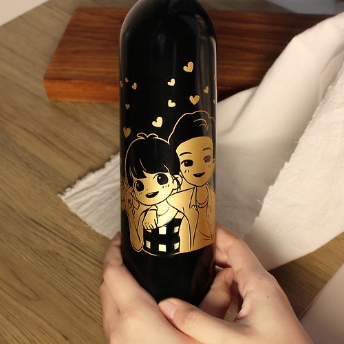 Design Your Own Wine 香港酒瓶雕刻禮品專門店 【客製】生日週年慶禮物 St Louie 波爾多法國紅酒 軟萌人像雕刻