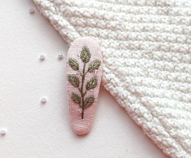 刺繍ヘアクリップ 花ベビーバレッタ 白花クリップ - ショップ