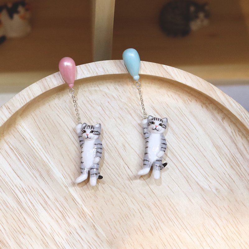 Gray Tabby cat balloon Earrings, Dangle & Drop Earrings, Balloon cat earrings - ต่างหู - ดินเหนียว สีส้ม