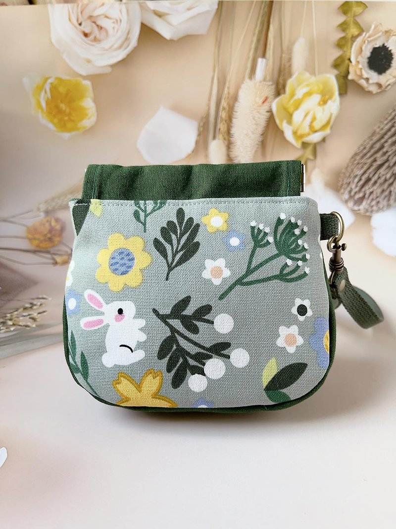 Cotton bag/small item storage/shrapnel kiss lock bag/little rabbit garden/ready stock/ - กระเป๋าใส่เหรียญ - ผ้าฝ้าย/ผ้าลินิน 