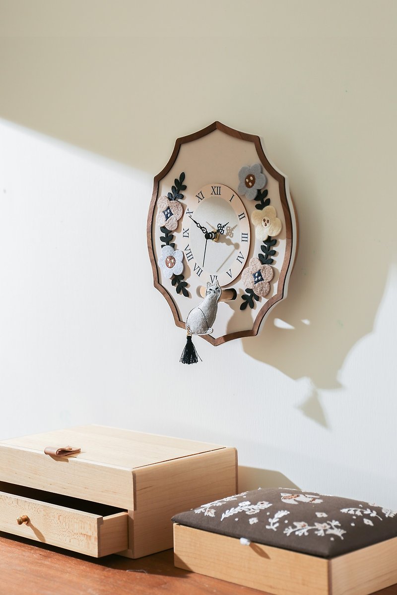【Jeantopia】Choice of soulmates Classical Garden Cat Wall Clock | 1301309 - นาฬิกา - ไม้ 