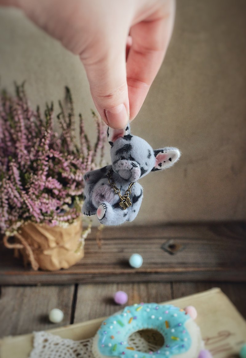 Cute baby Tiny bulldog Oscar is Mini dog Stuffed Animal Collectible puppy toy - 玩偶/公仔 - 其他材質 灰色