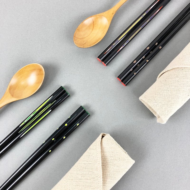 好好吃飯餐具組B(客製化電繡亞麻布餐具包+上漆木湯匙+一生一筷) - 餐具/刀叉湯匙 - 木頭 