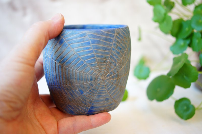 手捏粉引日式茶杯  纏繞 2800 ml  豬口杯 湯吞杯 主人杯 - 茶壺/茶杯/茶具 - 陶 多色