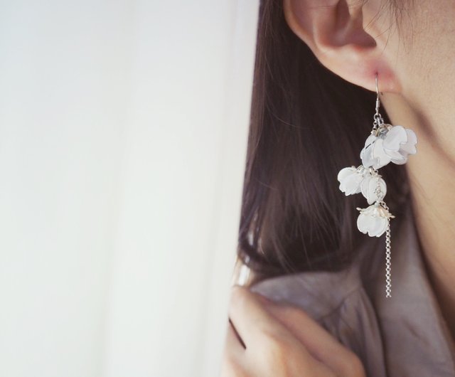 Fragile florals deals white earrings