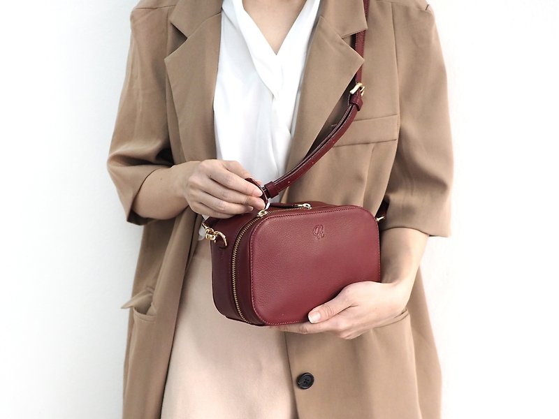 Biscuit (Burgundy) : Mini bag, leather bag, cow leather, Dark red color - 手袋/手提袋 - 真皮 紅色