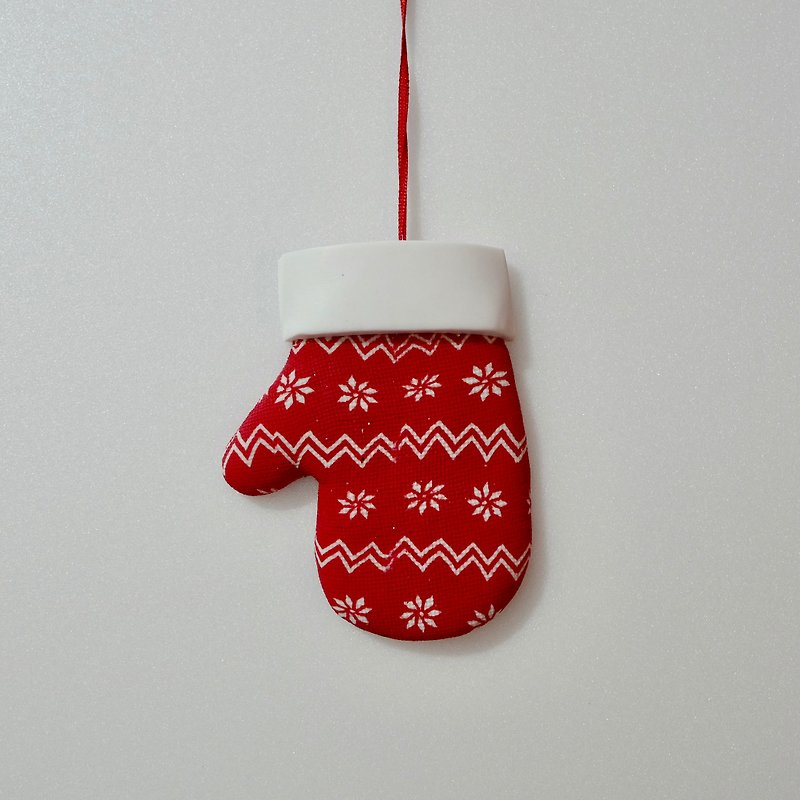 Christmas glove charm - พวงกุญแจ - ดินเผา สีแดง