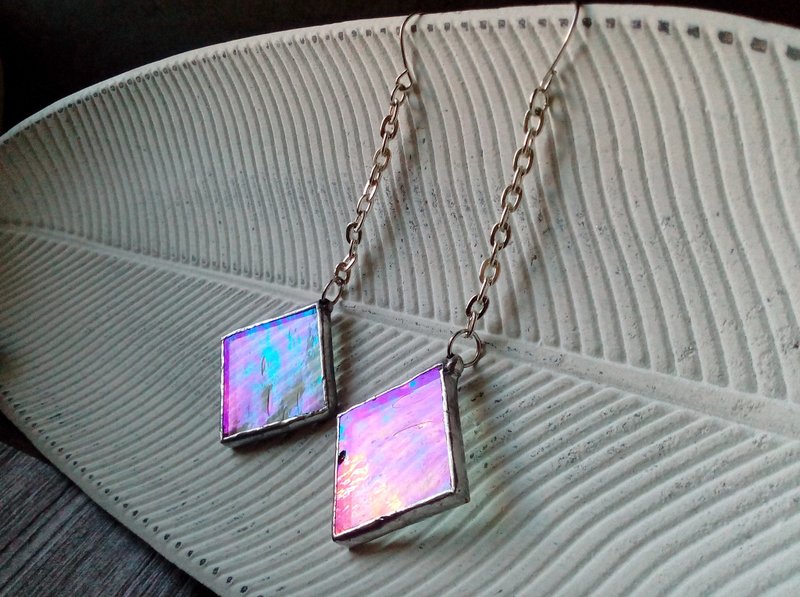 Iridescent Glass earrings. square transparent earrings. kawaii cute earrings. - 耳環/耳夾/耳骨夾 - 玻璃 透明