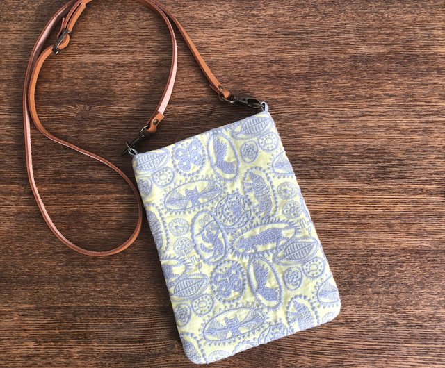 ハンドメイド　ミナペルホネン　スマホポシェット スマホポシェット ミナペルホネン jungle relief ハンドメイド