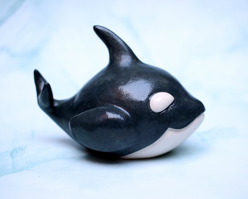 Killer whale ceramic bell porcelain doll ornament - ตุ๊กตา - เครื่องลายคราม สีดำ