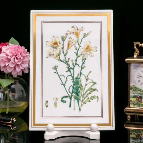擎上閣裝飾藝術 英國製Royal Worcester 1983年歐式花卉裝飾骨瓷盤掛盤 美人襟