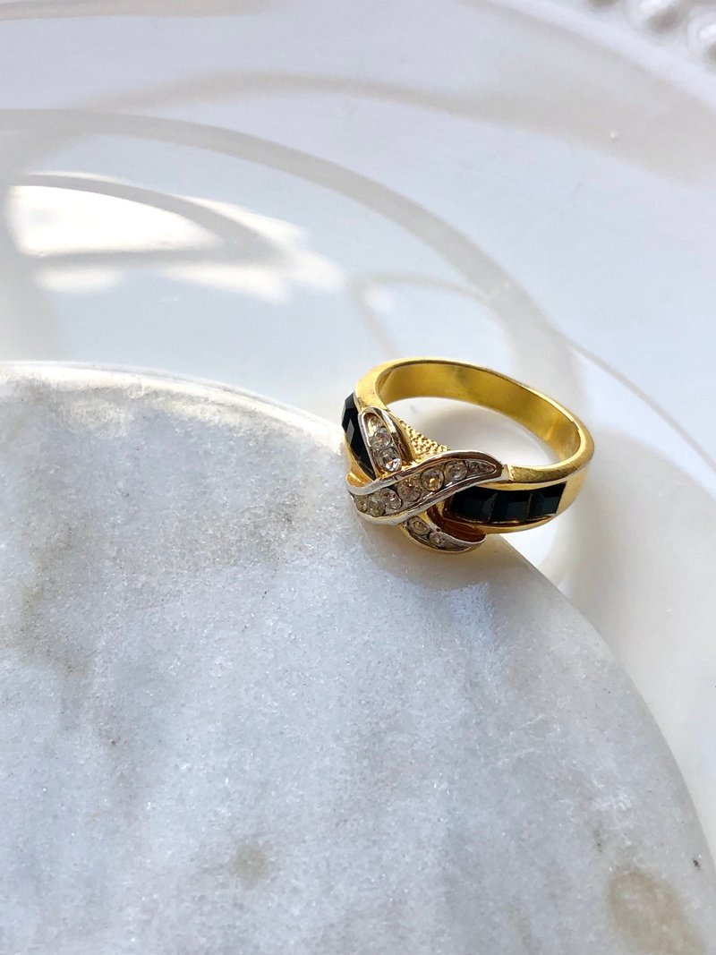 Vintage Crystal Cross Statement Ring - 戒指 - 貴金屬 金色