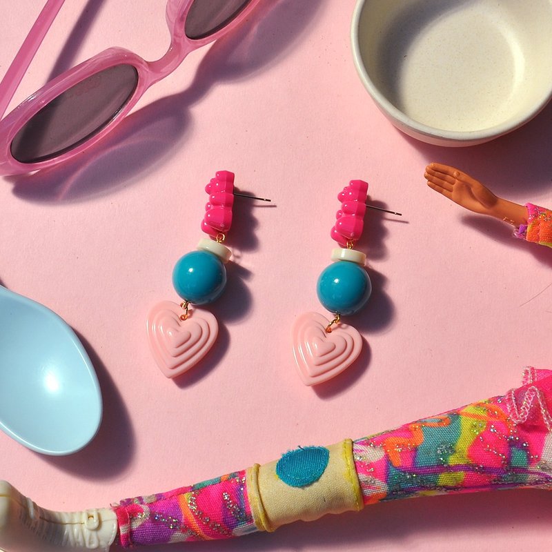 桃紅小熊愛心撞色耳環/ 壓克力耳環 - 耳環/耳夾/耳骨夾 - 壓克力 