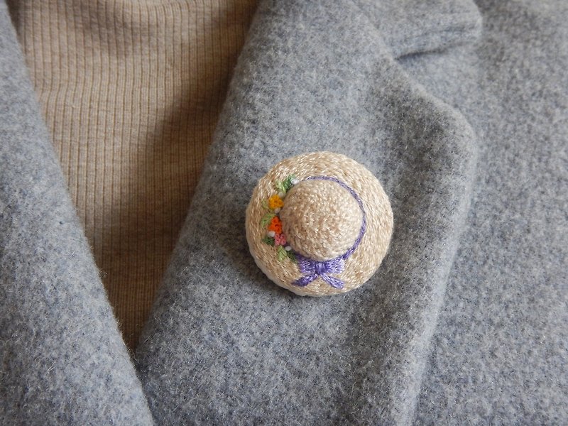 3D Straw hat with flowers hand embroidery brooch - Brooches - Cotton & Hemp Khaki