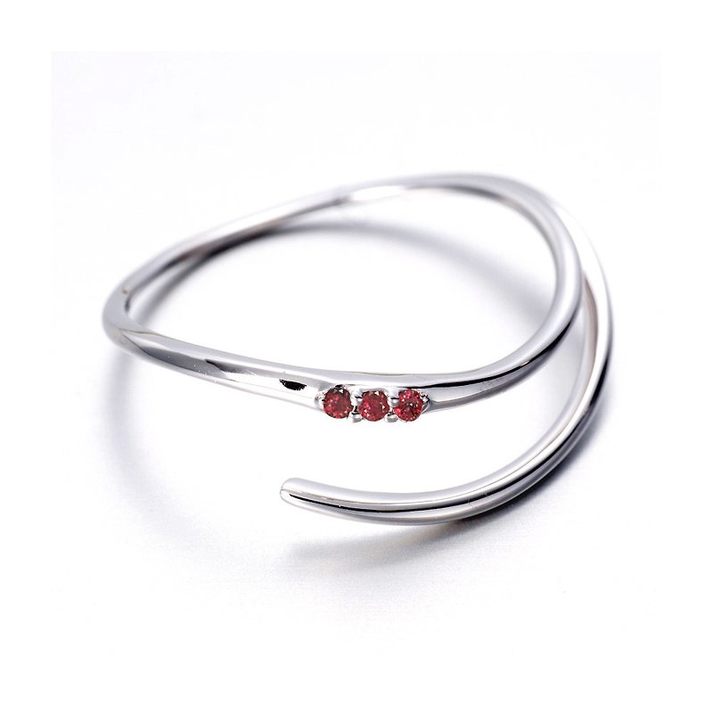 Simple Engagement Ring, Small Engagement ruby Ring, red ruby Ring - แหวนคู่ - เครื่องประดับ สีแดง