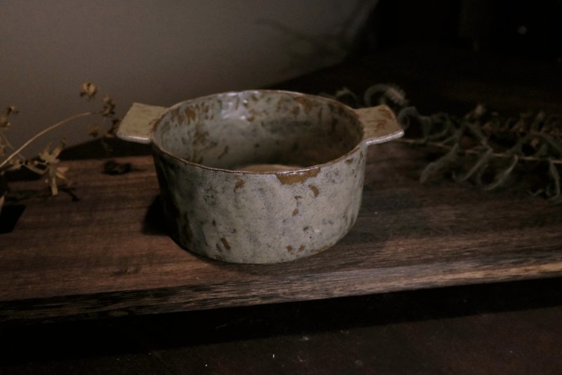 Small clay pot with two ears Olives - Bowls - Pottery 