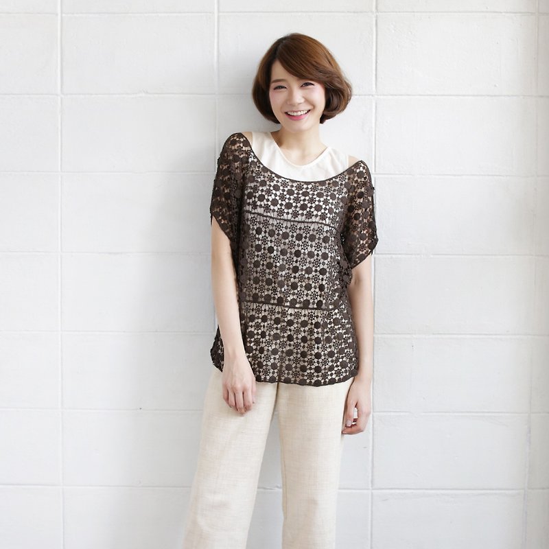 Brown Over-Size Tops Lace Cotton Camomile - เสื้อผู้หญิง - ผ้าฝ้าย/ผ้าลินิน สีนำ้ตาล