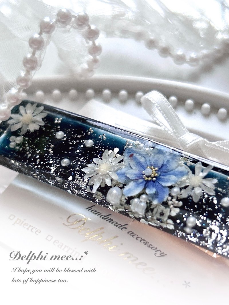 Night Sky Shine Series Sparkling Hydrangea Hair Clip - เครื่องประดับผม - เรซิน สีดำ