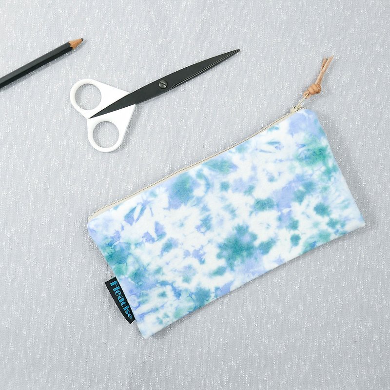 Tie-dye handmade Pencil Case Cosmetic bag Purse Zipper bag : Lake Waves : - กล่องดินสอ/ถุงดินสอ - ผ้าฝ้าย/ผ้าลินิน สีน้ำเงิน