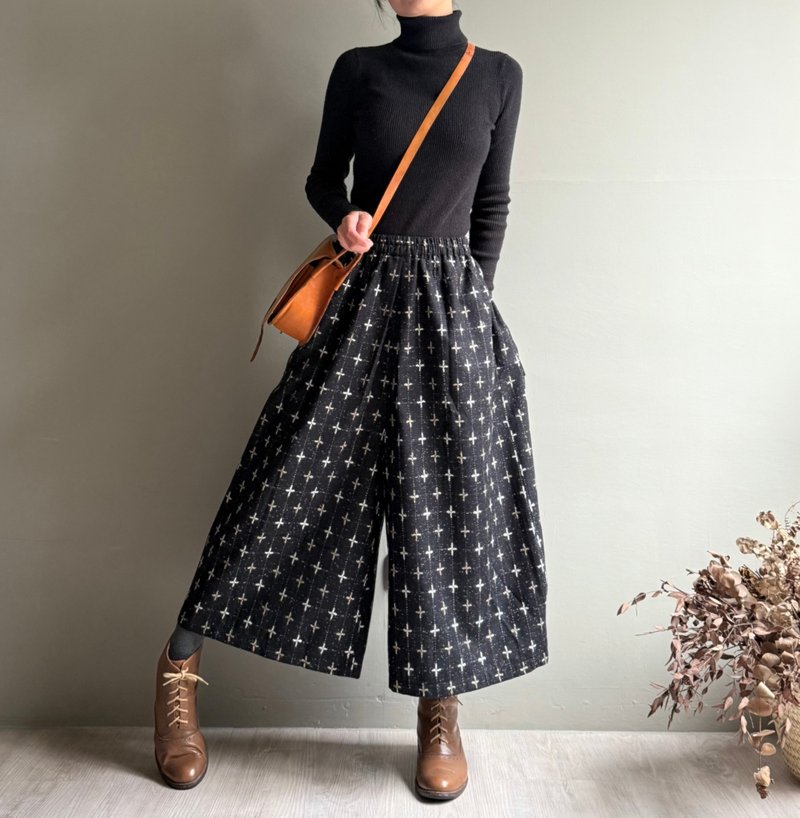 Truffle Hut/Cross wool jacquard black yarn-dyed wool wide culottes/only two pieces - Skirts - Wool Black