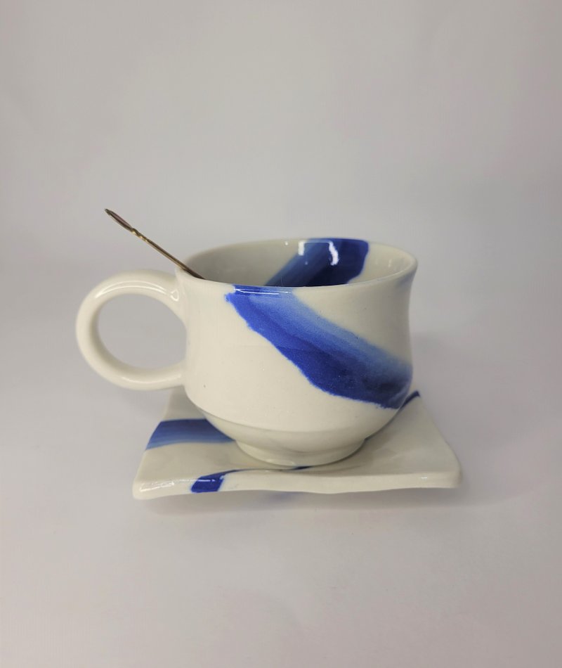 Blue and white gradient twisted tire coffee cup set - แก้วมัค/แก้วกาแฟ - เครื่องลายคราม 