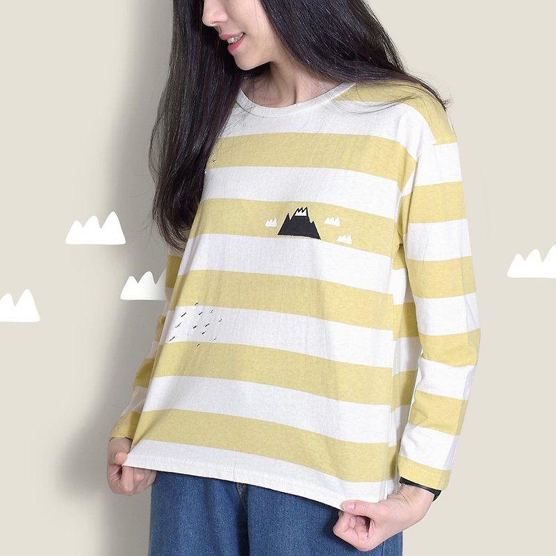 【Last】 gentle mountain - mustard striped width T - เสื้อยืดผู้หญิง - ผ้าฝ้าย/ผ้าลินิน สีเหลือง