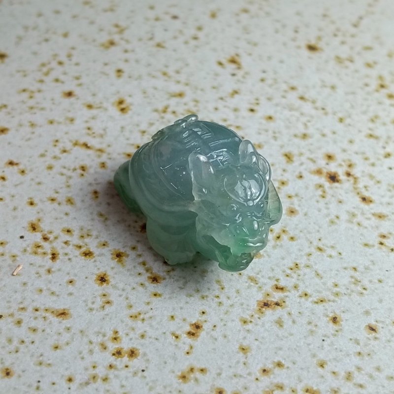 J0211天然翡翠A貨 . 冰種湖水龍龜.健康長壽.掛飾. - 擺飾/家飾品 - 玉石 