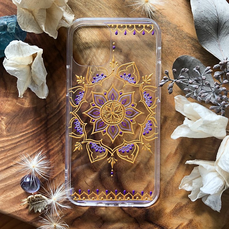 Malic 。 Henna Style hand painted phone case - เคส/ซองมือถือ - พลาสติก สีทอง