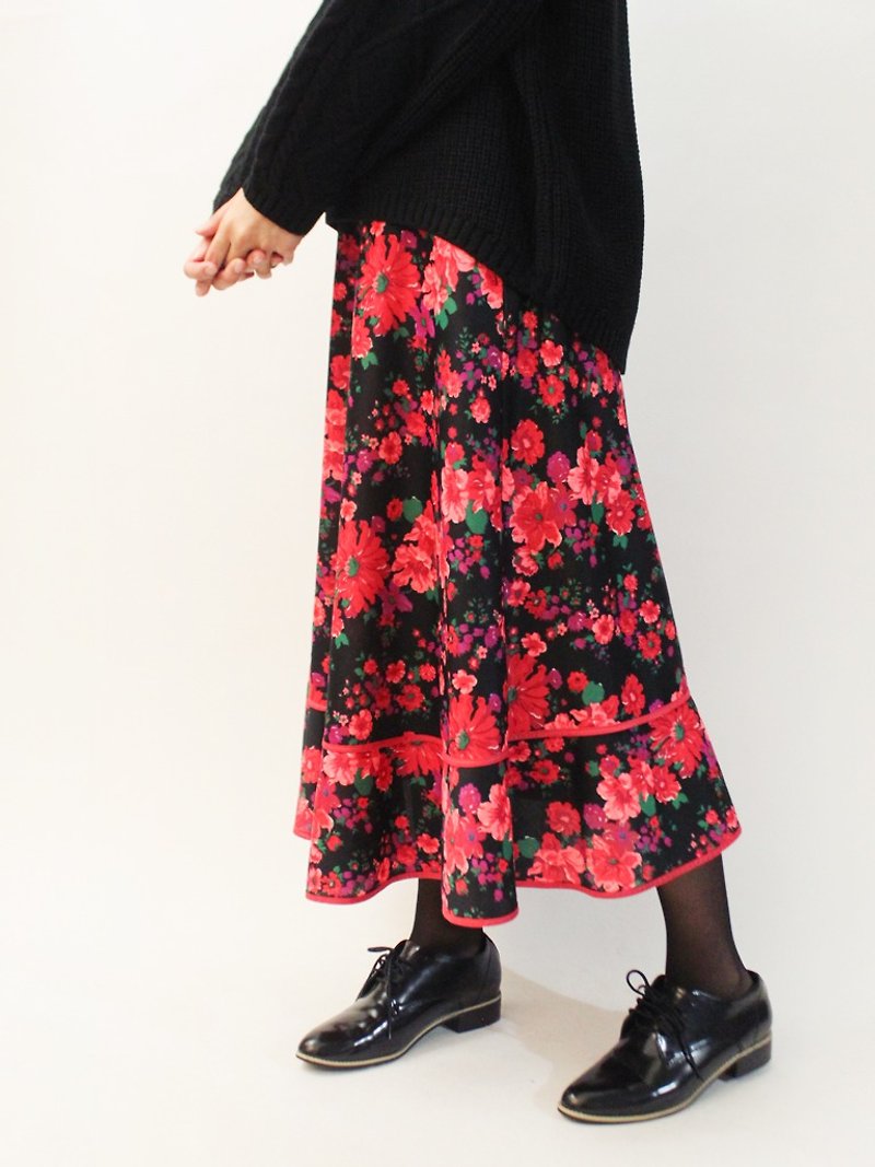 Vintage European Country Ethnic Style Adult Flower Black Background Vintage Dress Vintage Skirt - Skirts - Polyester Red