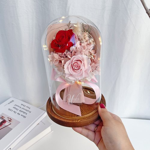 WEIWEI FLOWER 威威花藝設計 畢業禮物/客製化禮物 LED玫瑰花束永生花鐘罩 -寶石紅+櫻花粉