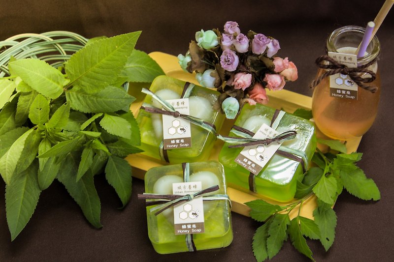 Sweetheart Honey Soap - Eucalyptus Honey Handmade Soap (Green) - สบู่ - กระดาษ 