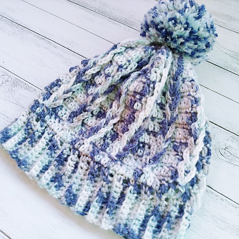 Limited one piece of big hair ball lock chain pattern gradient blue cotton woolen hat hand-knitted woolen hat - หมวก - ผ้าฝ้าย/ผ้าลินิน สีน้ำเงิน