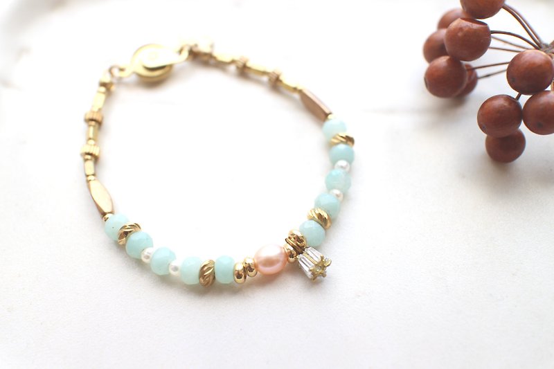 Warm-Amazonite pearl  zircon brass bracelet - สร้อยข้อมือ - โลหะ หลากหลายสี