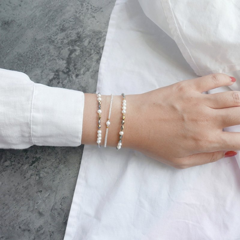 June Pearl/Birthstone Morse Code Blessing Bracelet/Customized/Birthday/Girlfriend/Anniversary Gift - สร้อยข้อมือ - เครื่องประดับพลอย ขาว